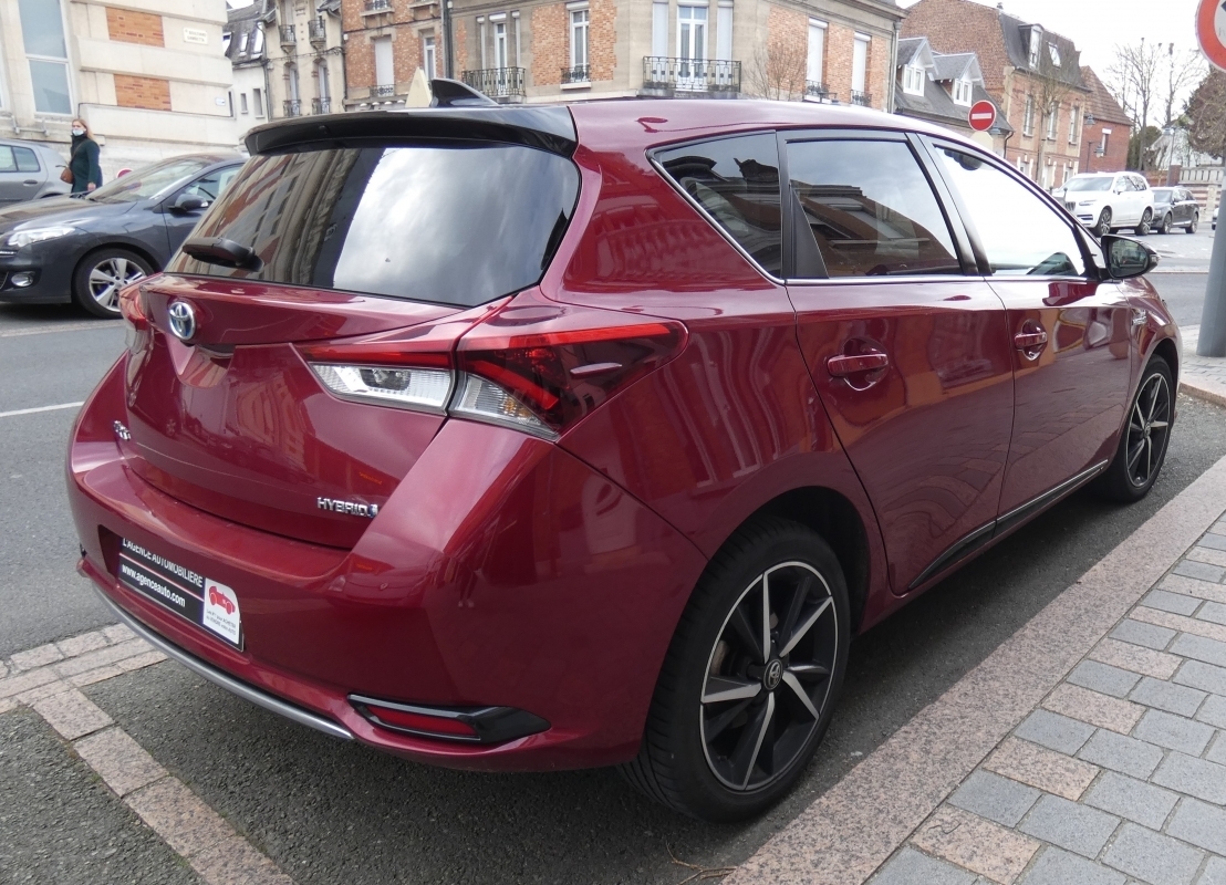 Toyota Auris — 17